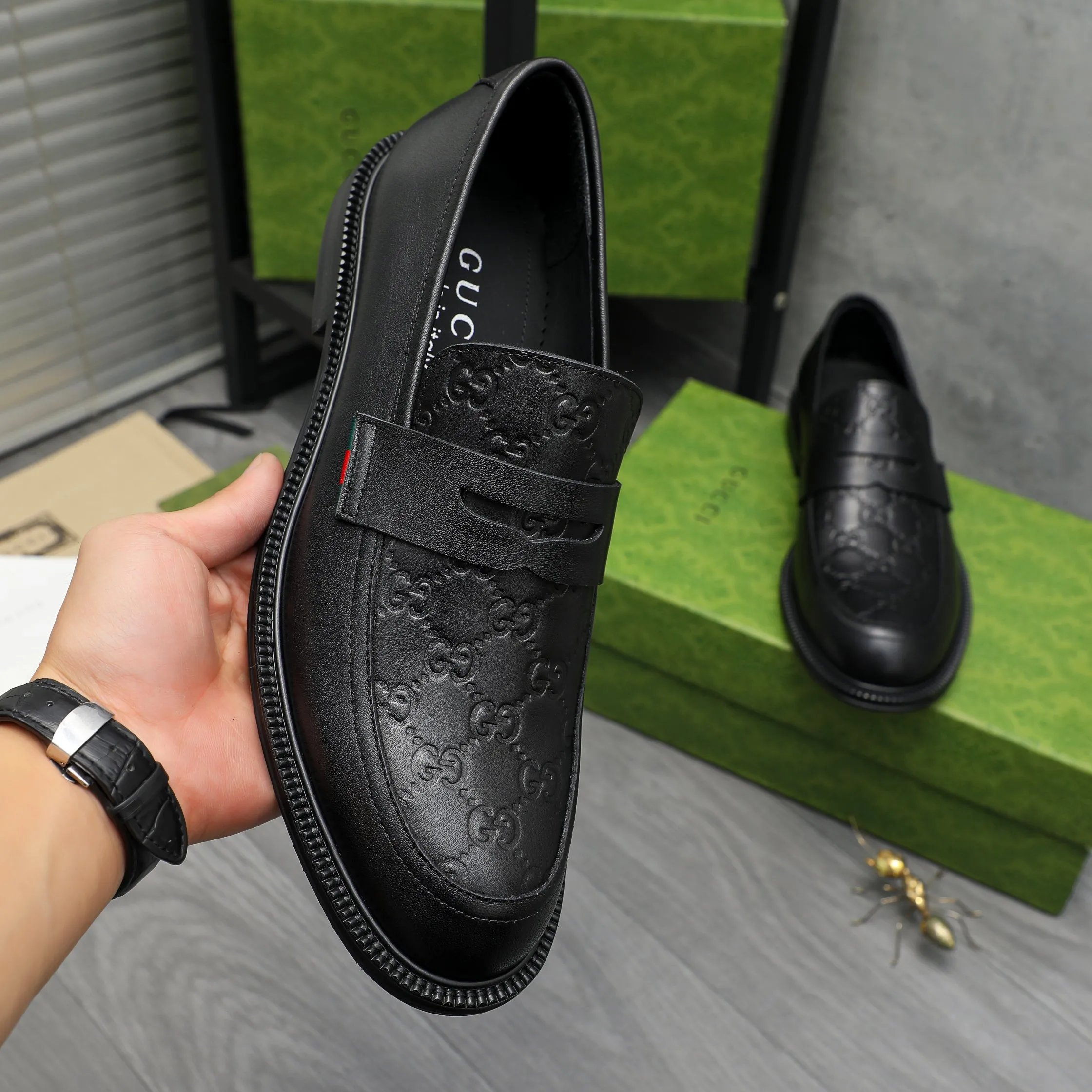 Men's shoes 💰p500 Product trademark: GUCCI "Gucci" business slip-on leather shoes Regular size: 38-46 (38.45.46 custom-made, non-returnable) Product materials: Selected high-quality cowhide embossed upper, cowhide lining, original rubber outsole